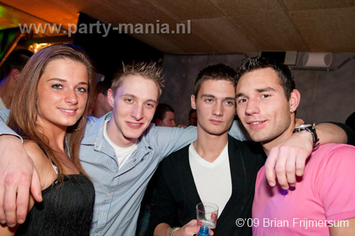 091224_141_los_partymania