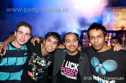 091224_145_los_partymania