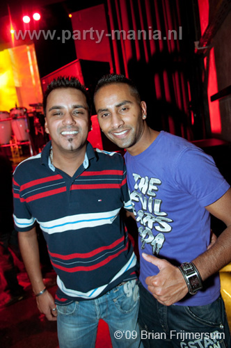 091224_152_los_partymania