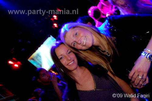 091224_035_los_partymania