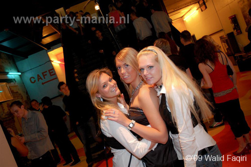 091224_046_los_partymania