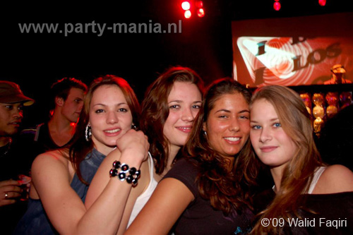 091224_062_los_partymania