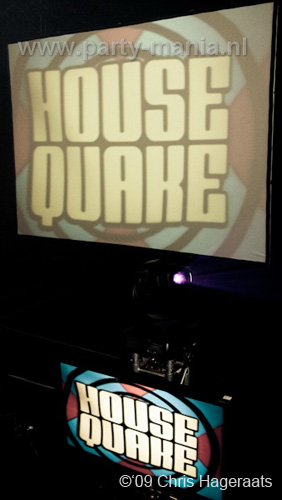 091225_000_housequake_partymania