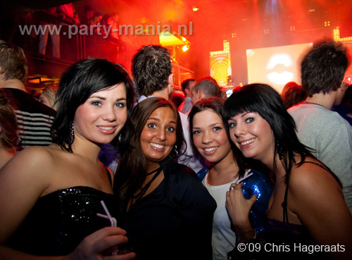 091225_025_housequake_partymania