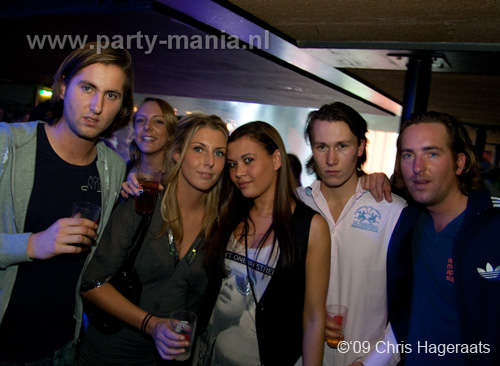 091225_034_housequake_partymania