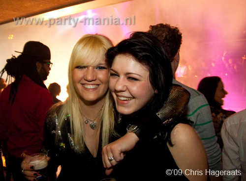 091225_055_housequake_partymania