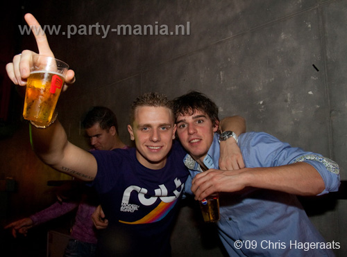 091225_125_housequake_partymania