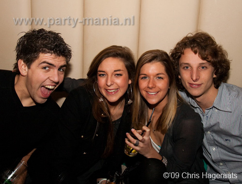 100109_020_tjek_de_tek_partymania