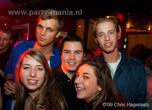 100109_039_tjek_de_tek_partymania