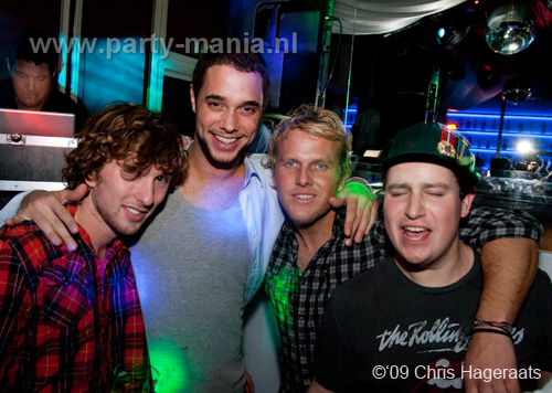100109_079_tjek_de_tek_partymania
