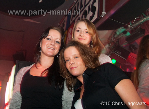 100115_032_80s_90s_partymania