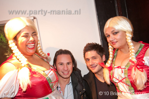 100122_001_glitterclub_partymania