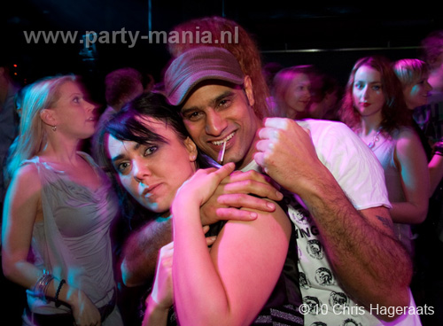 100123_001_michel_de_hey_partymania