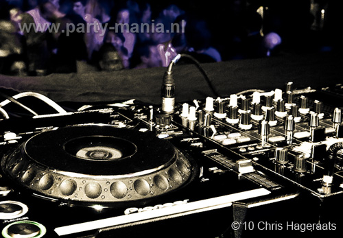 100123_025_michel_de_hey_partymania