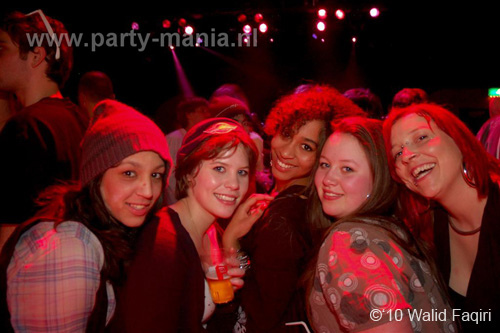 100129_038_90s_now_partymania