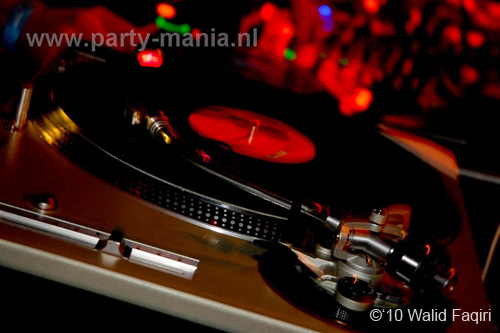 100129_051_90s_now_partymania