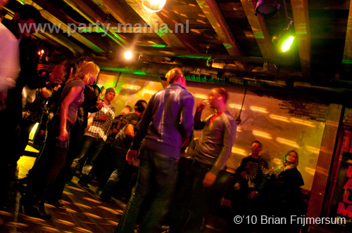 100212_004_hier_en_toen_partymania