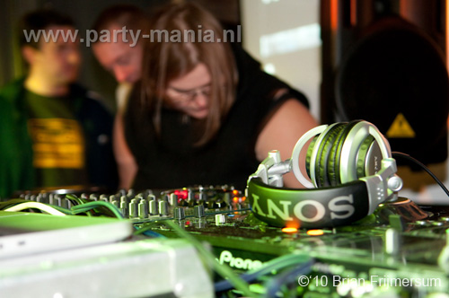 100212_005_hier_en_toen_partymania