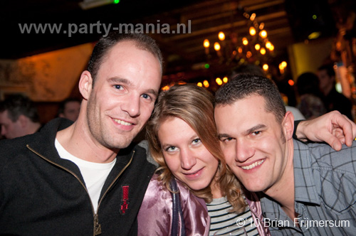 100212_012_hier_en_toen_partymania