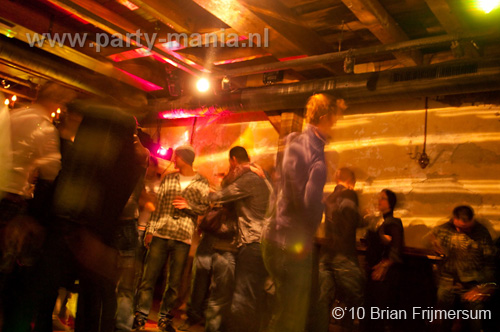 100212_014_hier_en_toen_partymania