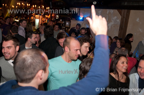 100212_017_hier_en_toen_partymania