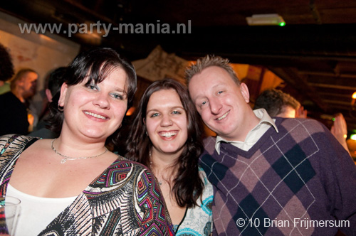 100212_037_hier_en_toen_partymania