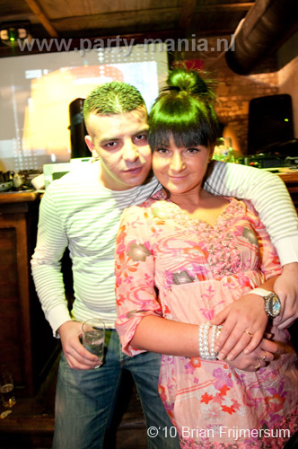 100212_041_hier_en_toen_partymania