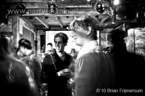 100212_053_hier_en_toen_partymania