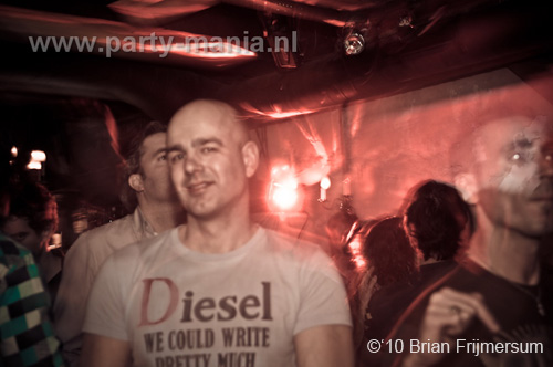 100212_060_hier_en_toen_partymania