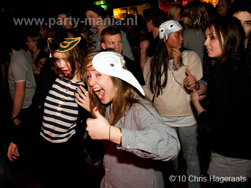 100212_025_kaboooom_partymania