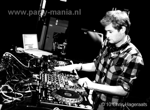 100212_029_kaboooom_partymania