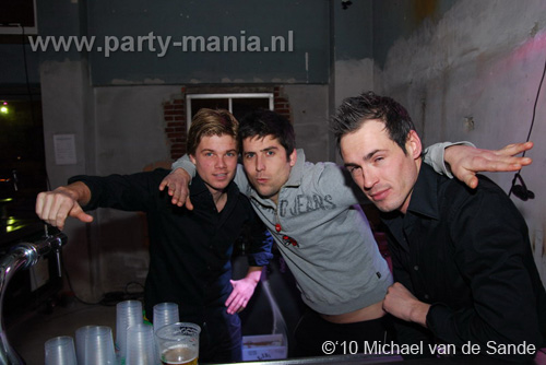 100214_000_dakloos_partymania