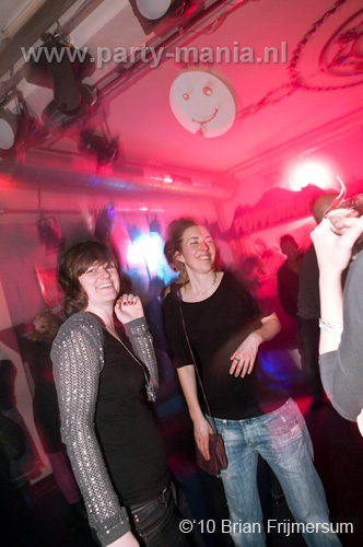 100219_030_seven_partymania