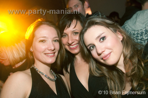 100219_053_seven_partymania