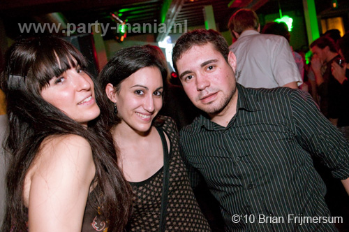 100219_068_seven_partymania