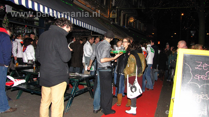 100302_030_vekiezingsnach_denhaag_hans_partymania