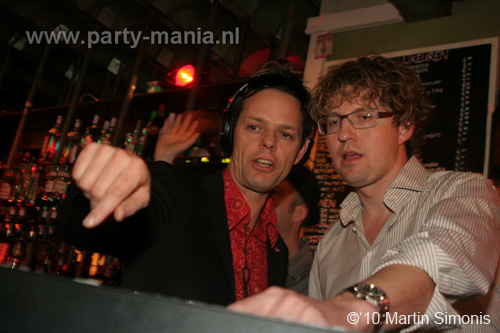 100302_061_vekiezingsnach_denhaag_martin_partymania
