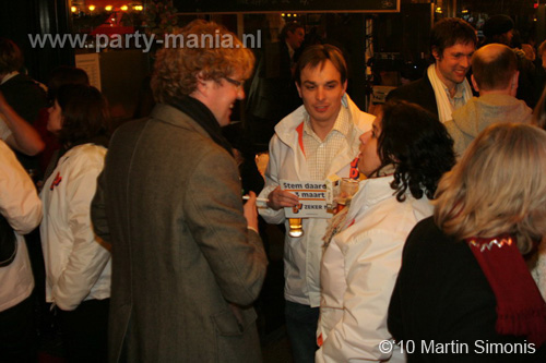 100302_070_vekiezingsnach_denhaag_martin_partymania