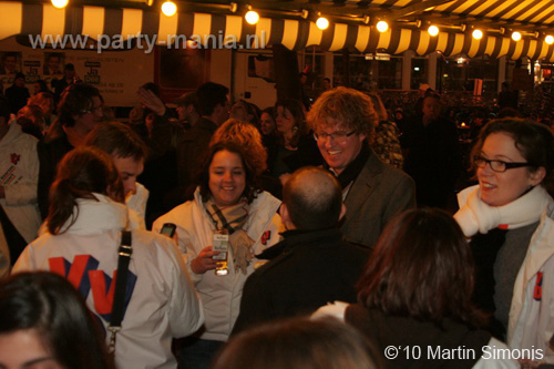 100302_072_vekiezingsnach_denhaag_martin_partymania