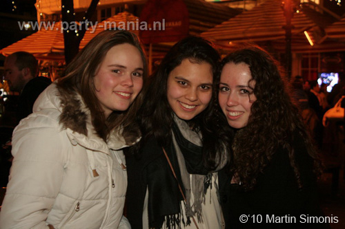 100302_104_vekiezingsnach_denhaag_martin_partymania
