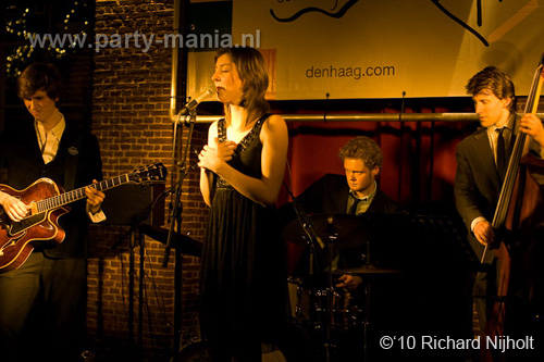 100302_042_vekiezingsnach_denhaag_richardn_partymania