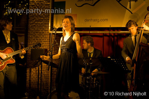100302_043_vekiezingsnach_denhaag_richardn_partymania