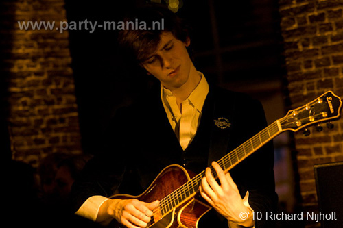 100302_045_vekiezingsnach_denhaag_richardn_partymania