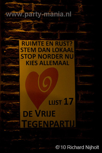 100302_048_vekiezingsnach_denhaag_richardn_partymania