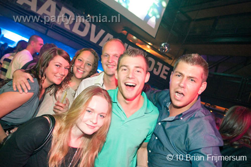 100306_080_sick_paard_brian_partymania