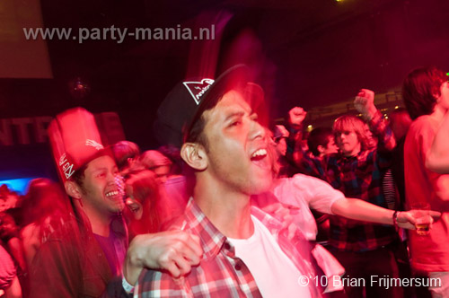 100306_099_sick_paard_brian_partymania