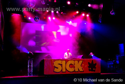 100306_001_sick_paard_michael_partymania