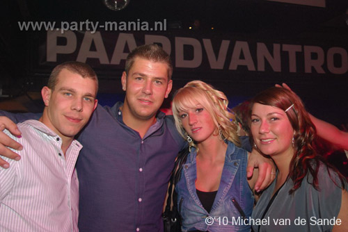 100306_127_sick_paard_michael_partymania
