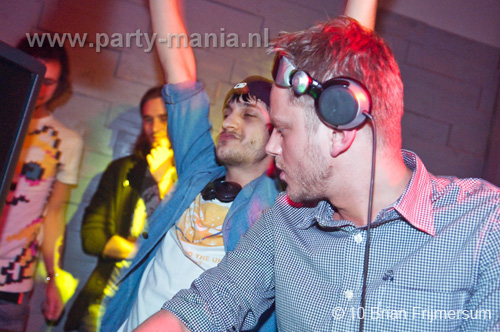 100313_022_seven_partymania