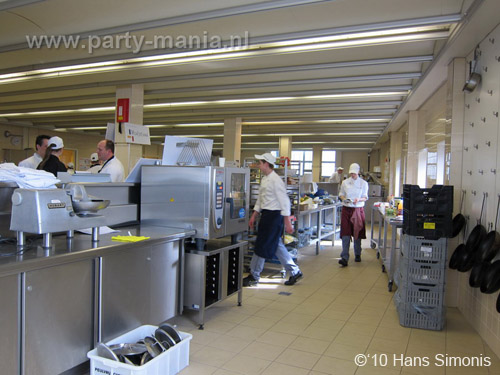 100318_230_ikbendebestetv_hans_partymania